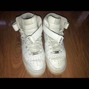 Original White Nike AirForce 1’s Size 9.